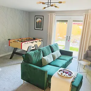 charming-home-near-city-centre-and-airport.hotels-newcastle-upon-tyne.com/