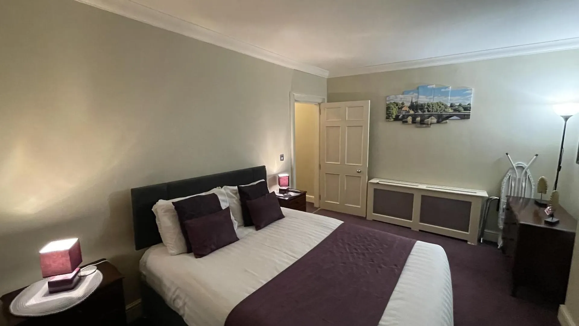 The Commercial Bar & Hotel Chester 3*,  United Kingdom