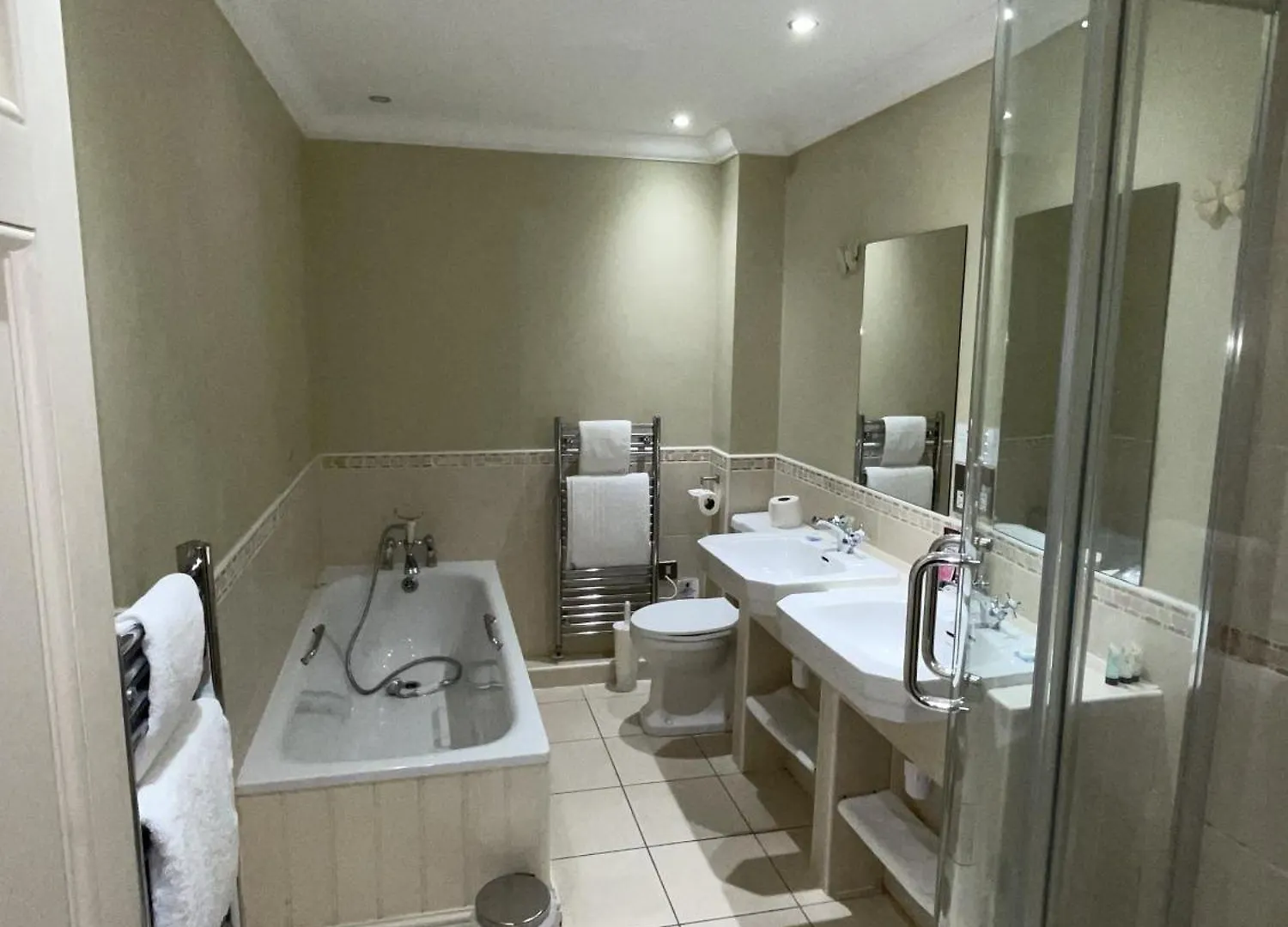 The Commercial Bar & Hotel Chester